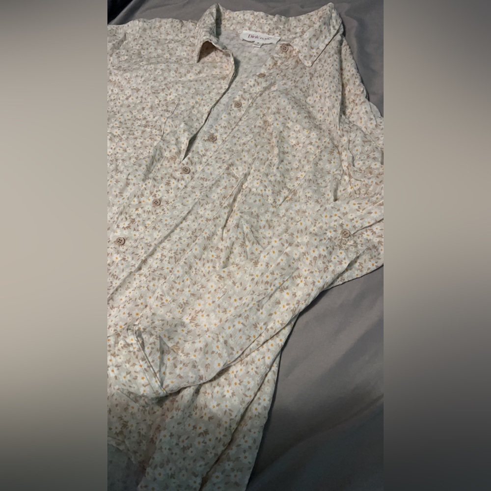 Medium button down shirt - Picture 5 of 10